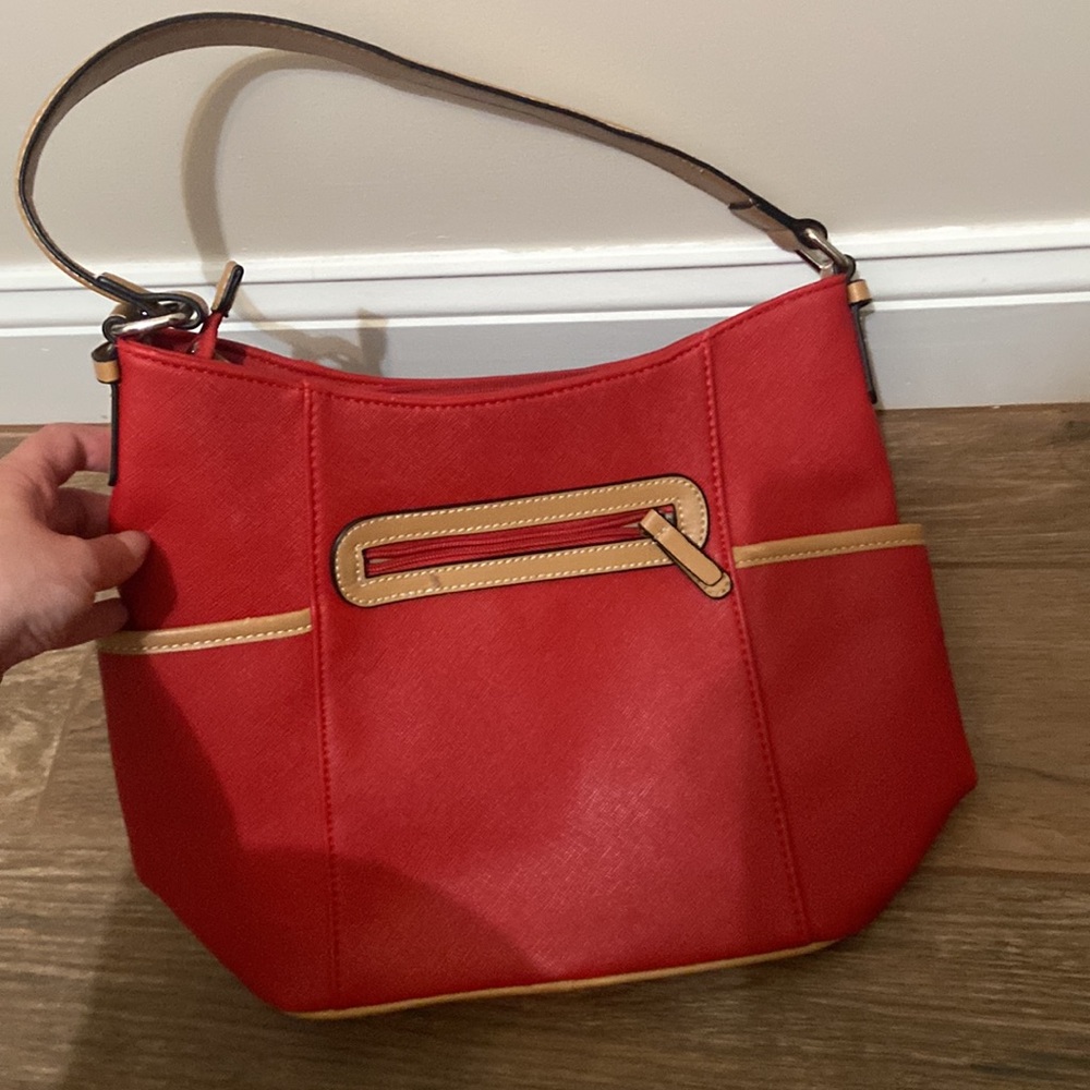 Giani Bernini Red and Tan Hobo Bag - Picture 4 of 8